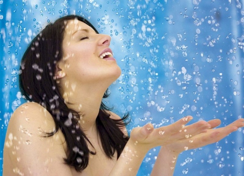 Опасно е да взимате контрастен душ по време на горещините!