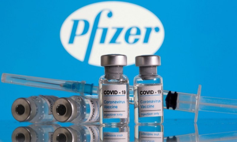 Pfizer предлага поставянето и на трета доза от ваксината