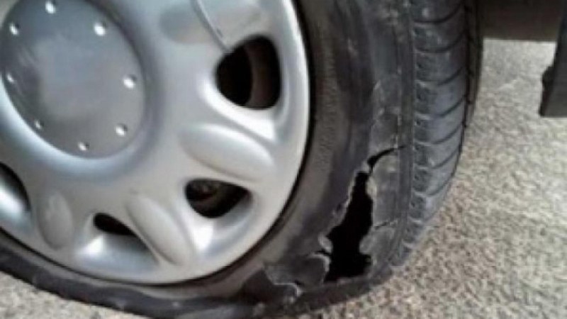 Жена си отмъсти: Наряза гумите на 