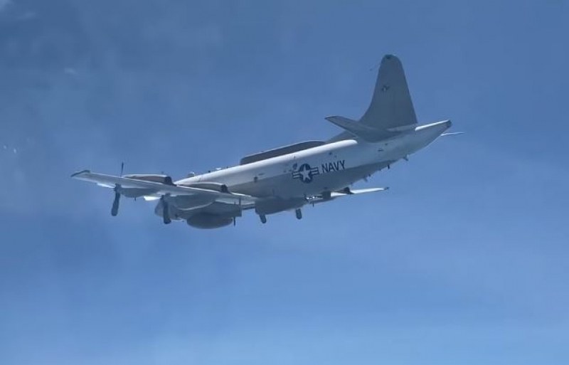 Над Черно море: Вдигнаха руски изтребител Су-30 заради самолет на САЩ