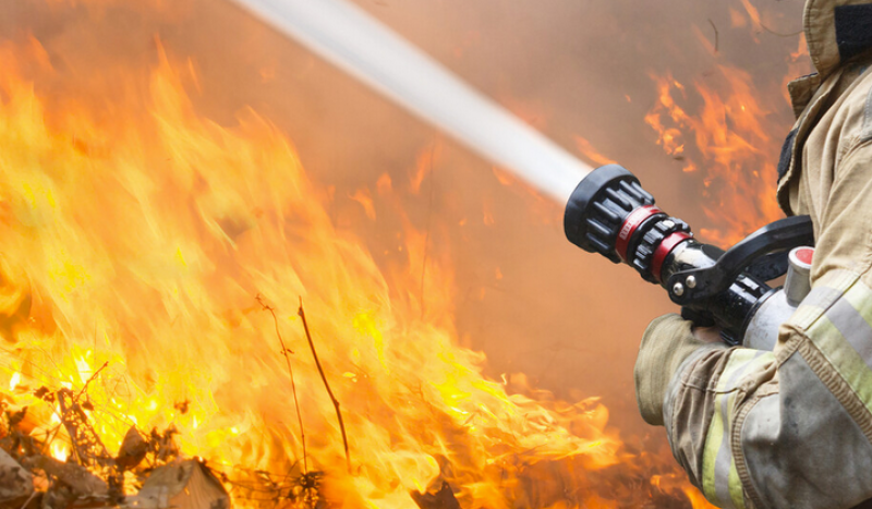 Пожари горяха в стопанства в Търновско. Разследват причините