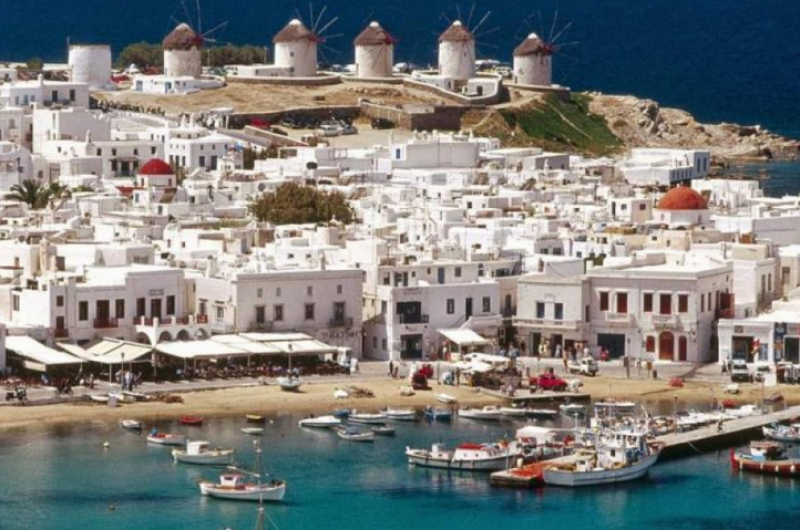 Неваксинираните туристи в Гърция, връщащи се от островите, ще трябва да се тестват