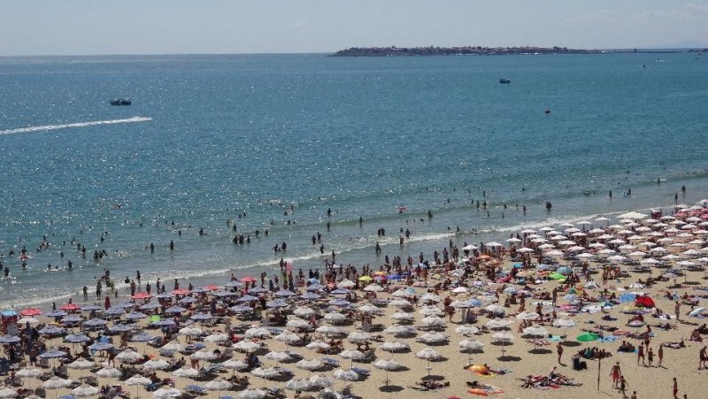 €450 за семейство с две деца, за 7 дни – румънска реч по родните плажове