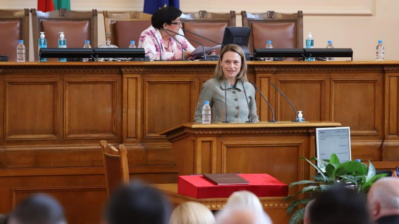 Без изненади: Ива Митева – отново ще е председател на парламента