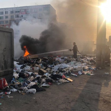 Подпали се незаконно сметище в