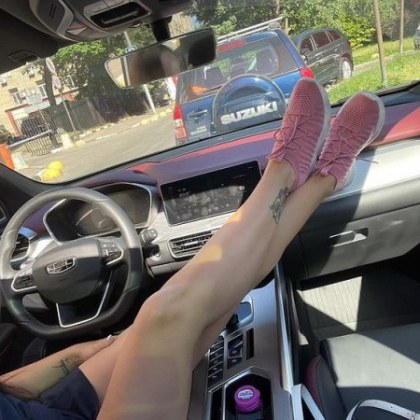 Опасният стремеж за комфорт в колата: 5-те летни шофьорски грешки