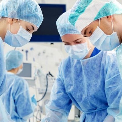 Трансплантираха черен дроб на мъж с хепатит, лекуван от ковид