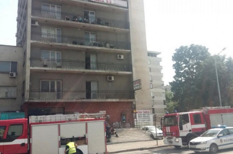 Пожар в Пловдив, евакуираха хора СНИМКА