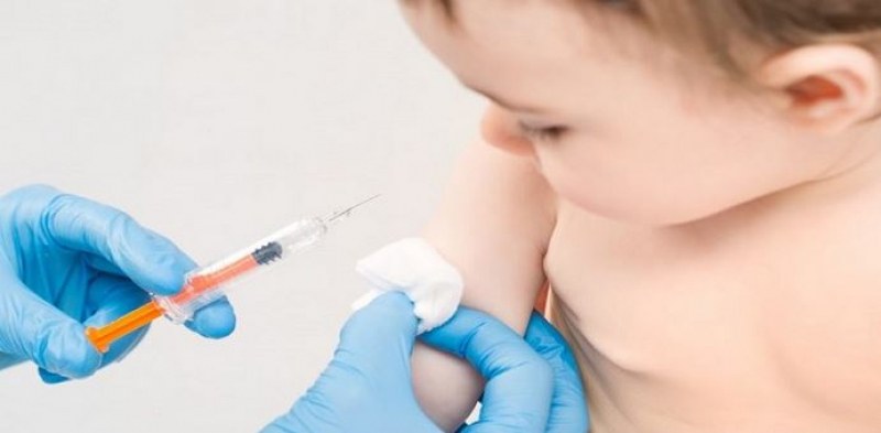 Pfizer започва тестването на ваксината си и на бебета