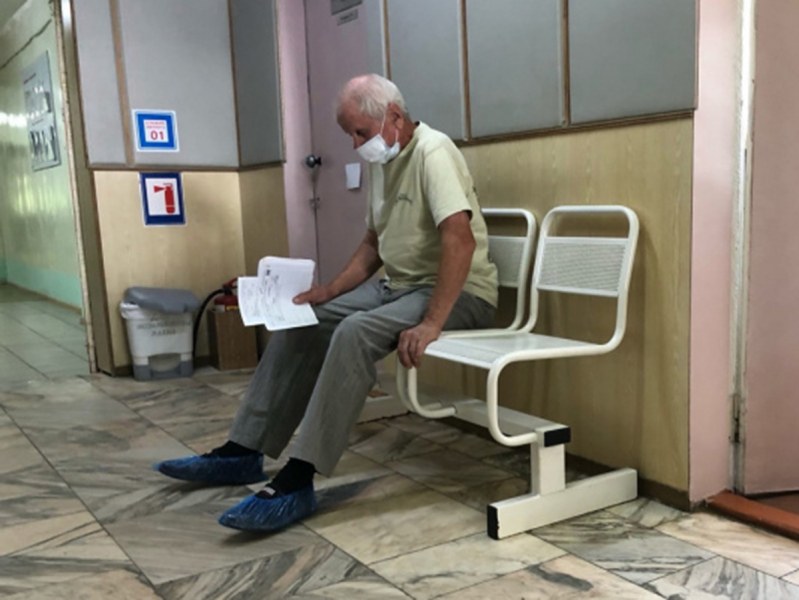 Lancet описа първите симптоми на COVID-19 в зависимост от възрастта и пола