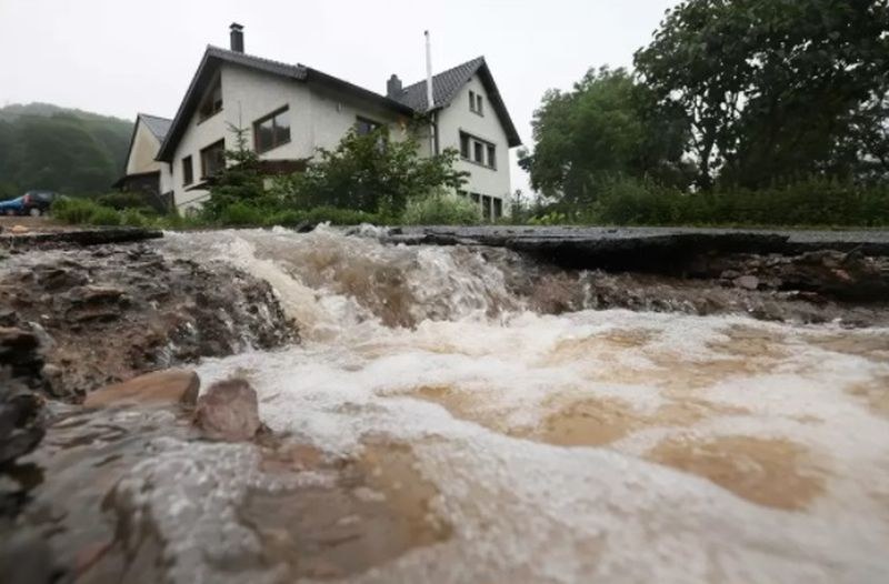 Учени обявиха: До 2030 г. ужасни наводнения ще засегнат 25 нови държави ВИДЕО
