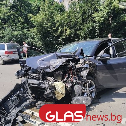 Пиян шофьор се заби в друга кола във Врачанско, пуснаха го да си ходи