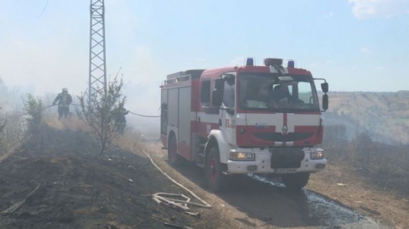 Пожар гори край Кремиковци