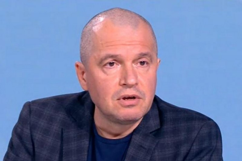 С бръсната глава, Тошко Йорданов отсече: Няма да изтеглим Петър Илиев!