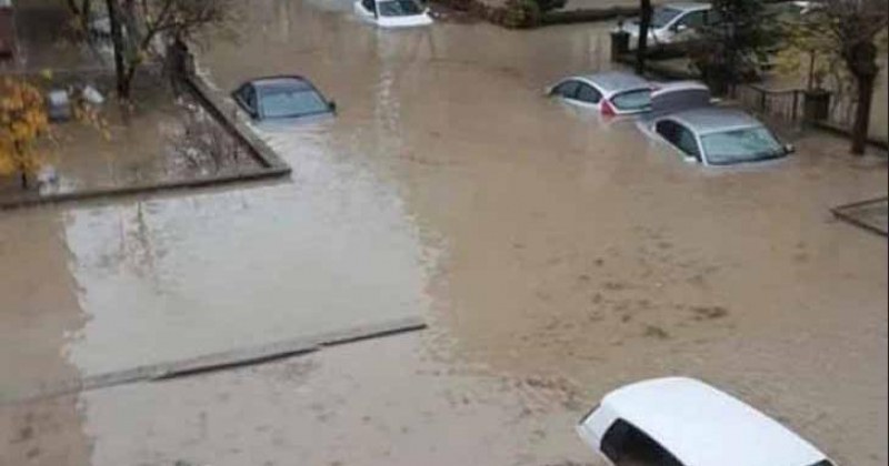 Потоп в Турция! Евакуираха болница, жена е била пометена от водите