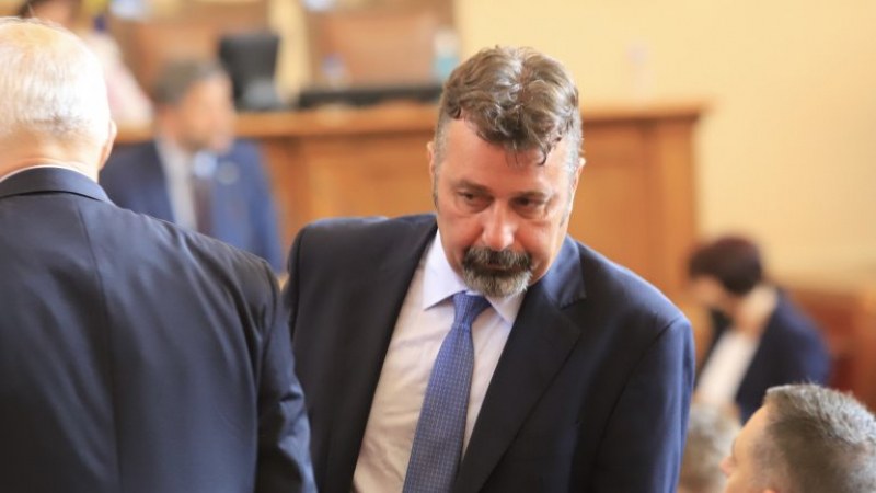 "Има такъв народ" напусна пленарната зала