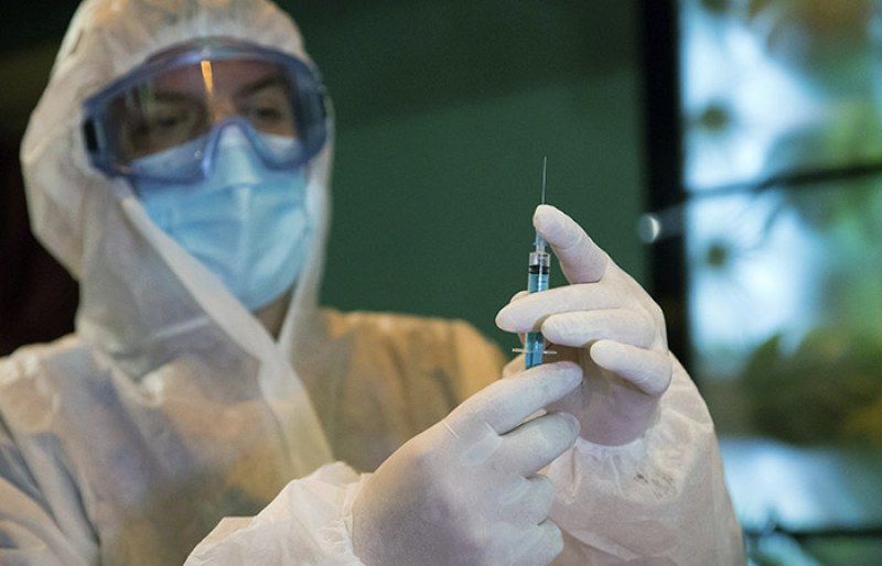 Младите не са застраховани от образуване на съсиреци след ваксина на AstraZeneca