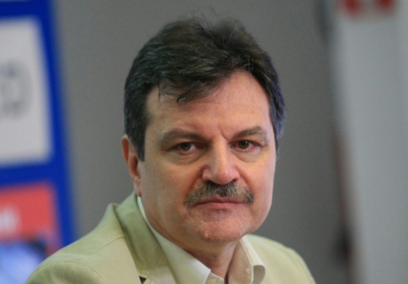 Д-р Симидчиев: Официално е! Вече сме в 4-та вълна с над 1000 новозаразени