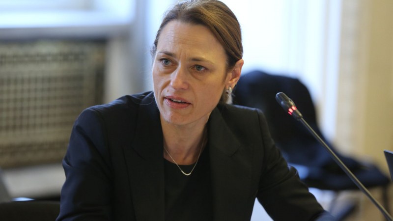 Ива Митева свиква извънредно заседание на НС