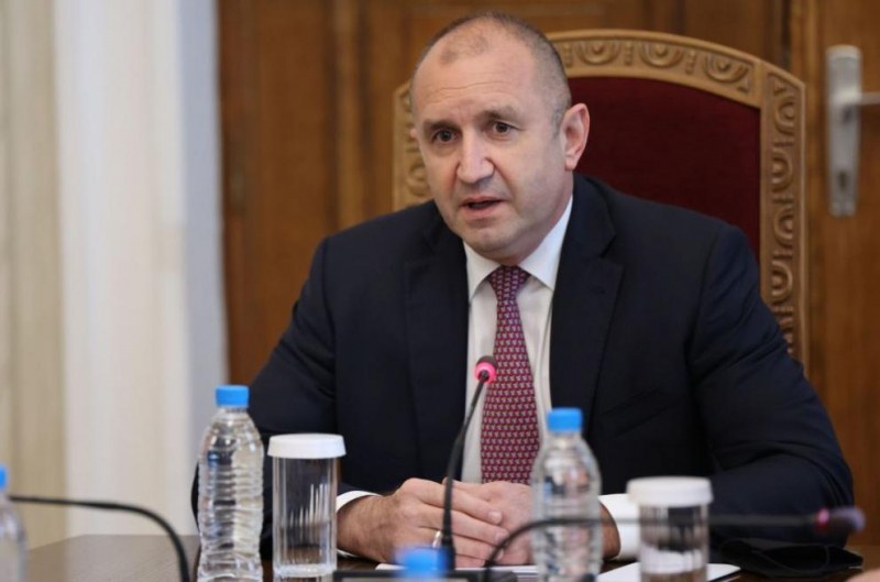 Румен Радев кани политическите лидери на нови консултации