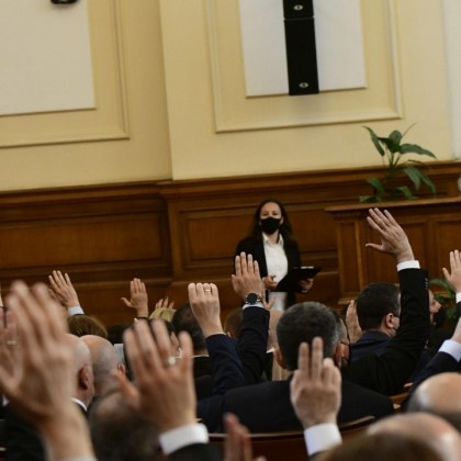 Депутати – ще ги познаете по техните заплати! НСИ: По-високи са от на IT-тата