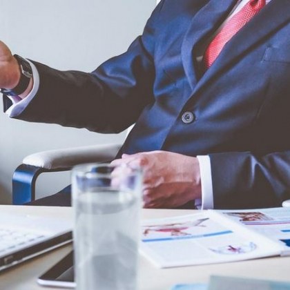 Какви са правата ни при натиск от работодателя за ваксинация?