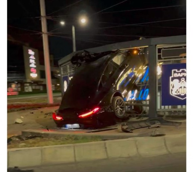 AMG мина направо през кръгово, 