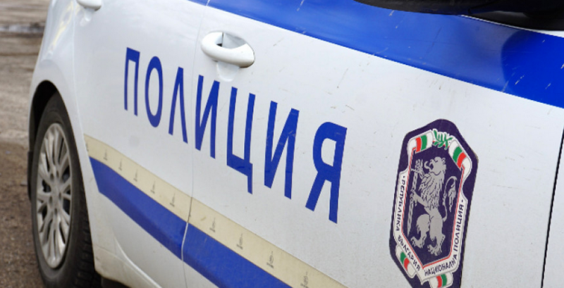 Баща би сина си на улица във Велинград