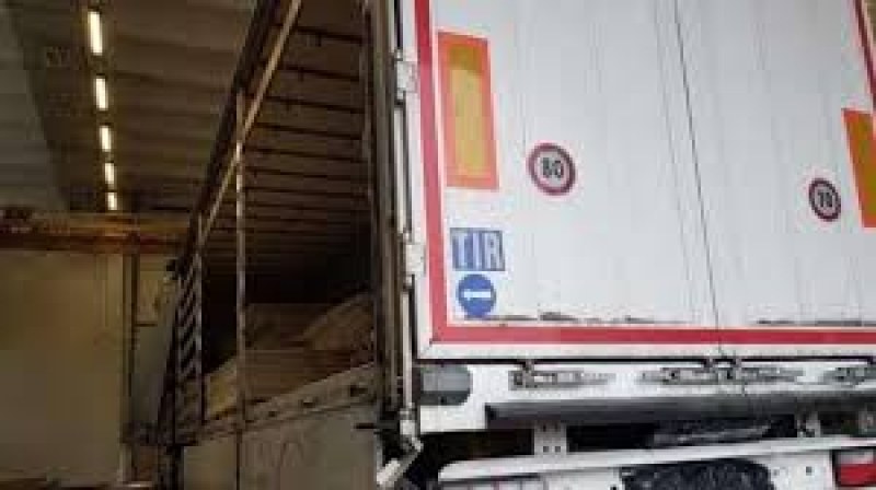 Шофьор на камион опита да прекара сексуални стимуланти на "Капитан Андреево"