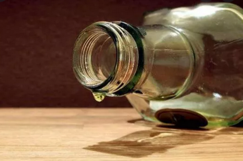 16 души загинаха от домашна водка, менте