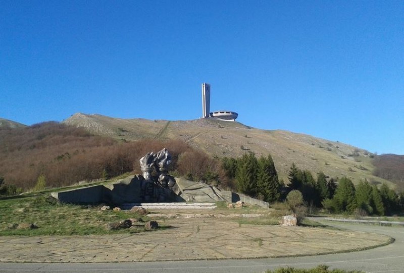 Важно за шофьорите! Затварят пътя Шипка-Бузлуджа