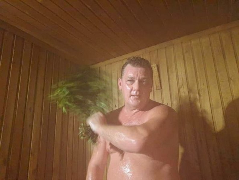 Гол кмет публикува видео от руска баня и призова: Да я спасим! ВИДЕО