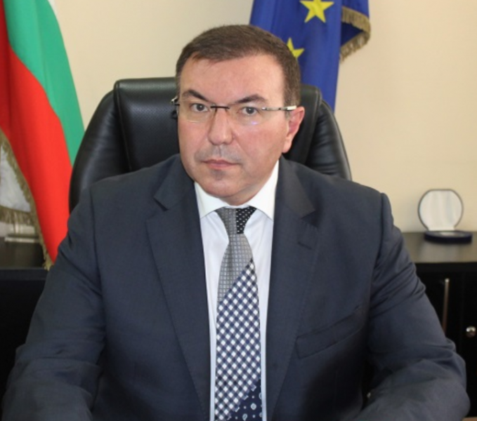 Готов съм да си поставя трета доза ваксина