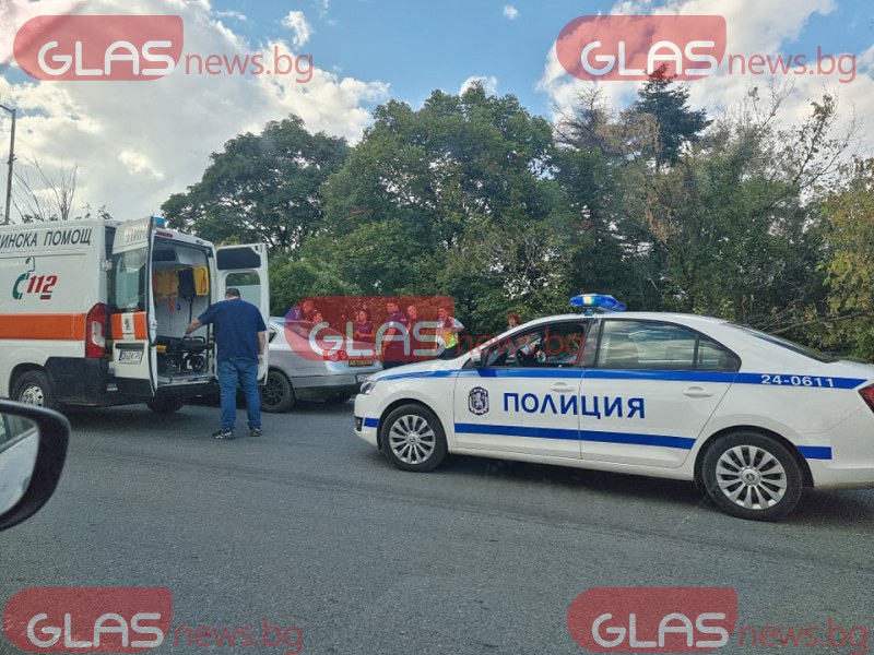 Инцидент с учебен автомобил в София, на мястото има линейка СНИМКИ