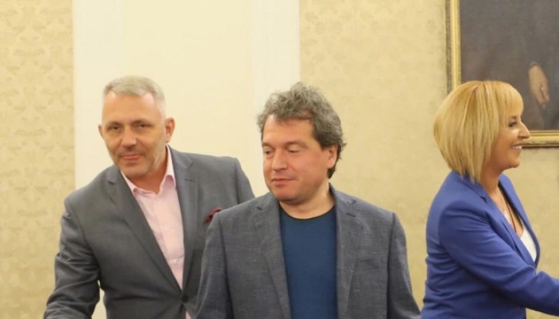 300 лева глоба за Тошко Йорданов и Хаджигенов, не носели маски в НС