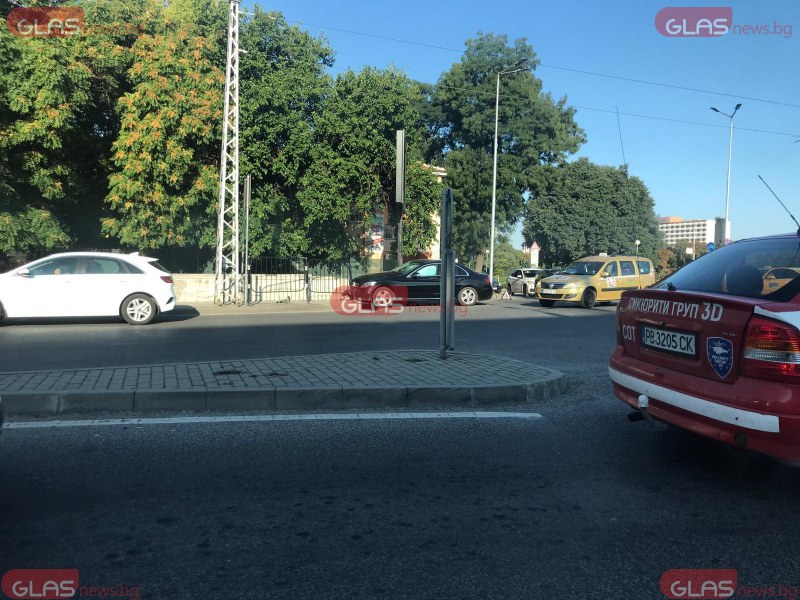 Откриха шофьора, блъснал и изоставил Мерцедес-а си в Пловдив