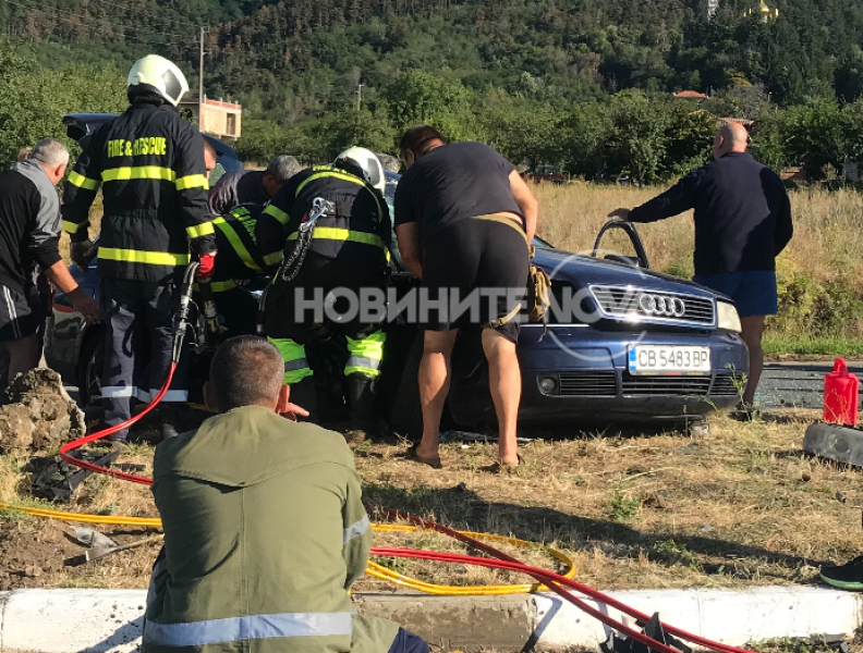 38-годишна загина при тежка катастрофа, има ранени деца