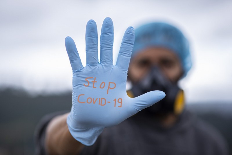 4 опасни мита за коронавируса в нета. Не им вярвайте!