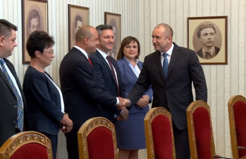 БСП връща мандата на Румен Радев утре, на ход е президентът