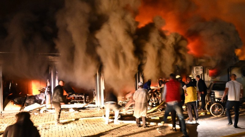 Пожар в ковид център отне живота на 10 души, има и ранени