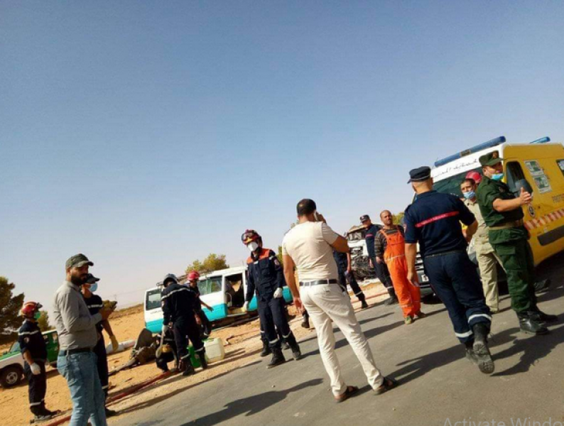 Десетки загинаха при сблъсък между камион и автобус