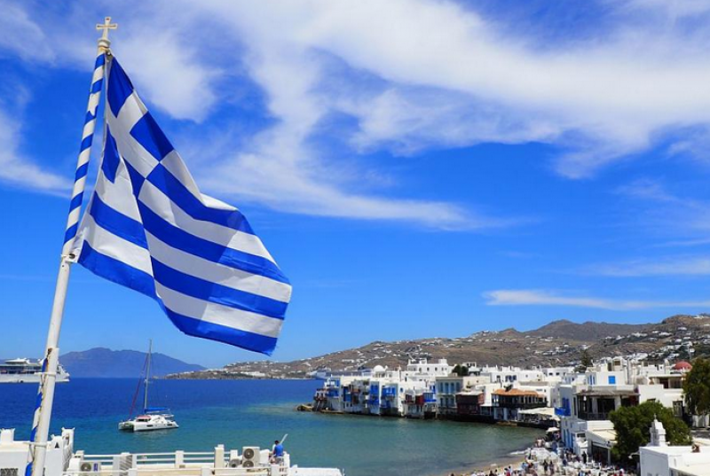 Гърция затяга мерките против вируса