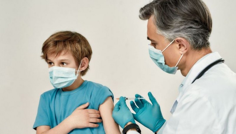 Децата над 12 г. е добре да са ваксинирани. За задължителна ваксинация съм