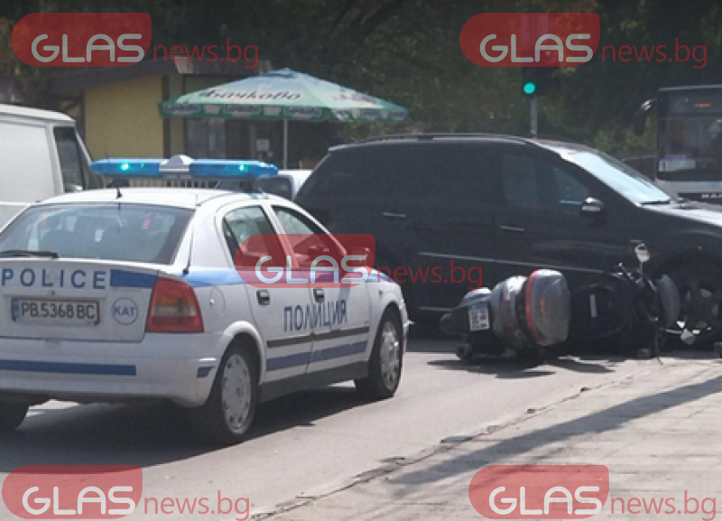 Скутер се блъсна в джип в Пловдив