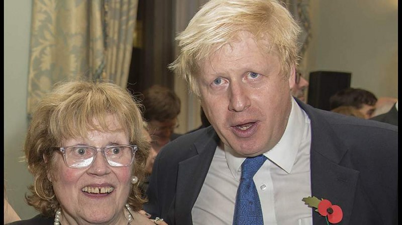 Почина майката на британския премиер Борис Джонсън