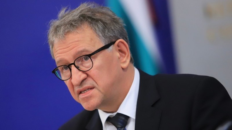 Стойчо Кацаров с отчет за работата на здравното министерство