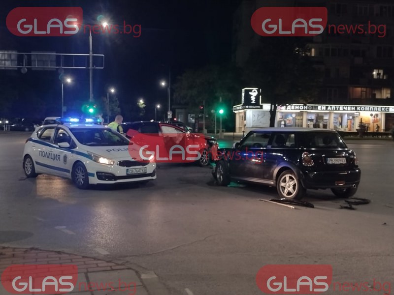 Тежка катастрофа в Пловдив! На мястото има полиция СНИМКИ