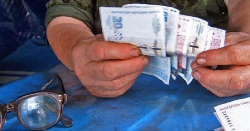 Пенсионерка дари 10-годишните си спестявания на община Стамболийски