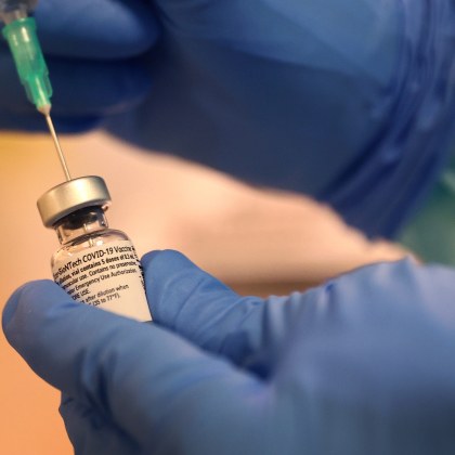 57 от 496 новозаразени – ваксинирани. Има и жертви сред имунизираните