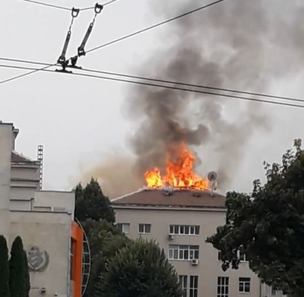Овладяха пожара в МУ Плевен. Откъде е тръгнал огънят?